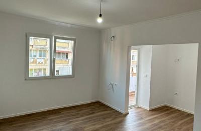 SHITET APARTMENT 2+1 PERBALLE KOMPLEKSIT DELIJORGJI